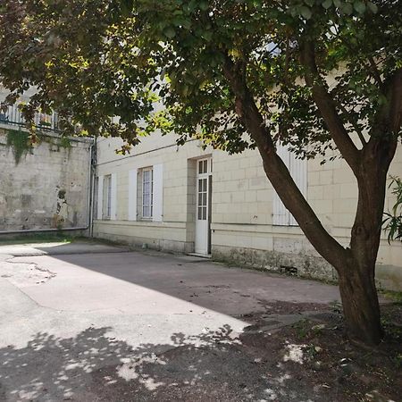 Appartement Avec Parking Prive Saumur Luaran gambar