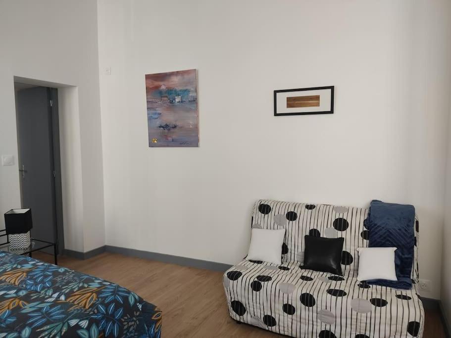 Appartement Avec Parking Prive Saumur Luaran gambar